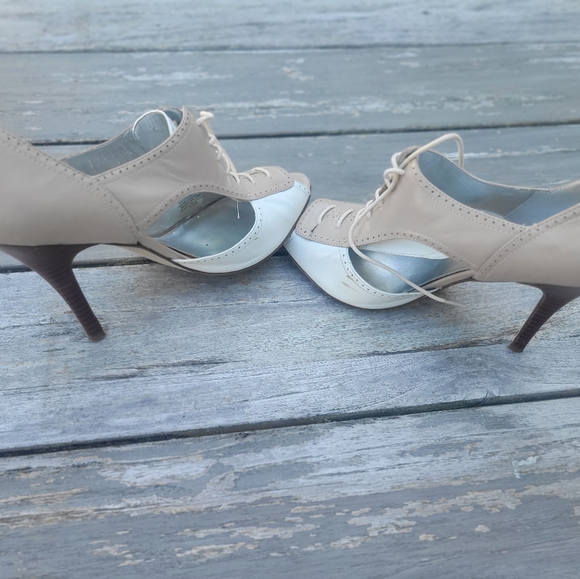 Heels - Picture 5 of 5